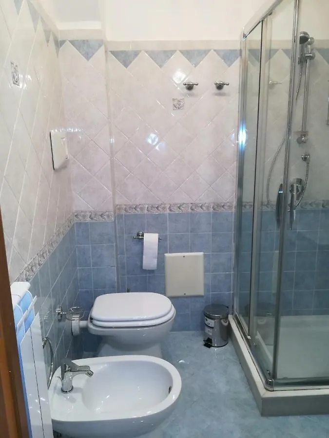 Delby'S House Apartment Naples 0*,  Italy