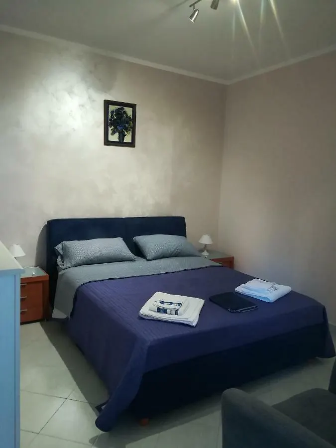 Delby'S House Apartment Naples 0*,  Italy